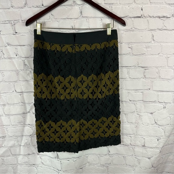 ann taylor LOFT Black Gold crochet floral Patterned overlay Pencil Skirt sz 4 - Picture 3 of 9